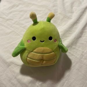 5” pillar the grasshopper squishmallow